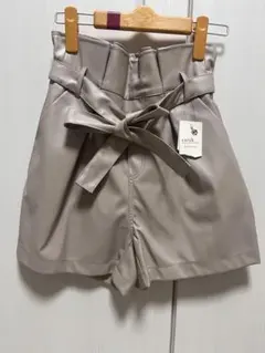 最終値下げ　新品タグ付き　レザーショートパンツ