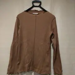 ピァルセシン　ブラウンカットソー