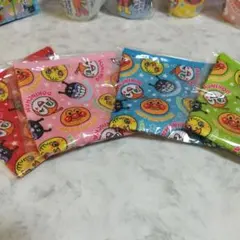 アサヒ アンパンマン お出かけポシェット　新品　４個セット
