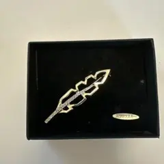 スワロフスキー　シルバー羽根デザインブローチ