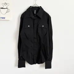 長袖シャツ　シンプル　タイトシルエット　キレイめ　定番カラー　万能アイテム　無地