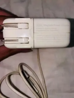 Apple 45W MagSafe Power Adapterのサムネイル
