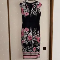 【最終SALE】NEW YORK & COMPANY フラワープリントワンピのサムネイル