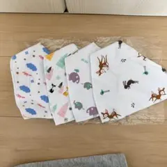 赤ちゃん用　スタイ　よだれかけ　４枚セット　新品未使用