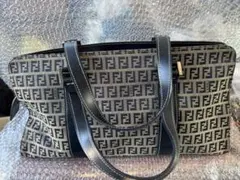 ら*む様 （0317）Fendi ロゴプリント ハンドバッグ