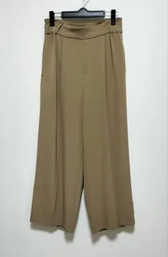 グローバルワーク　ベージュパンツ
