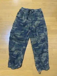 迷彩カーゴパンツ