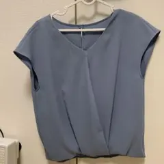 ライトブルー Vネック シャツ Mサイズ