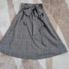 リボン付きグレー系チェックフレアスカート