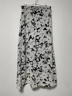 花柄ロングスカート