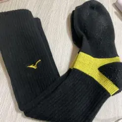 ミズノ 黒/黄 リブ編みロングソックス 23-25cm バレーボール