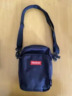 Reebok ショルダーバッグ 黒