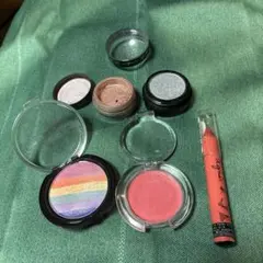 アイシャドウ・チーク・リップセット
