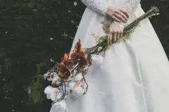 長めのウエディングブーケ ブートニアセット(木蓮、胡蝶蘭)