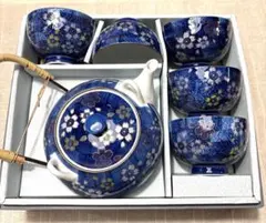 有田焼 嵯峨 桜模様 金彩 急須と茶碗5客揃え