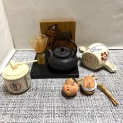 和風　ミニチュア　茶筅　鉄瓶　鏡　土鈴　酒樽　打ち出の小槌　ガチャガチャ　陶器