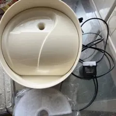 美品 GEX ピュアクリスタル 自動給水器 本体型番 CP09BGC 犬猫用のサムネイル