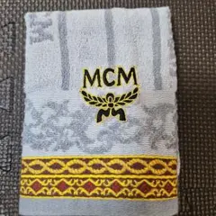 さ*り様 ★★新品タグ付き★MCM グレー タオル✨ハンカチ★★のサムネイル