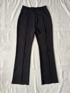 スナイデル　SNIDEL ブラックパンツ　ズボン　ストレッチ　裾フレア