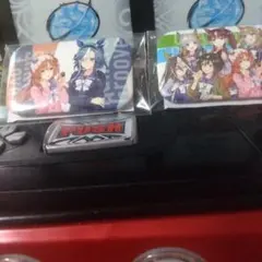 ウマ娘　ファミマ　缶バッジ2個セット　アドマイヤグルーヴ スティルインラブ