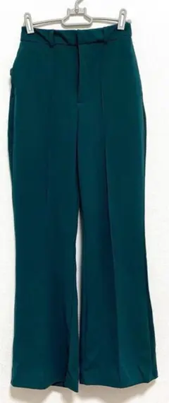 GRL センタープレスフレアパンツ　カジュアルパンツ　伸縮性あり　グリーン