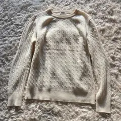 ケーブルニット