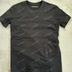 1 piu 1 uguale 3 ロゴ総柄 Tシャツ ブラック IVのサムネイル