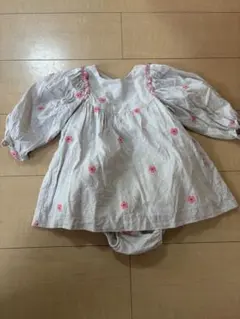 ZARA 刺繍入りフラワーワンピース