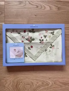 新品未使用WEDGWOOD ワイルドストロベリー テーブルクロスのサムネイル