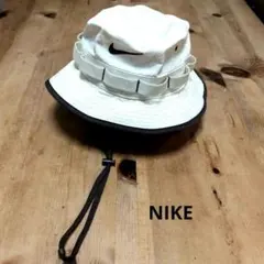 Nike バケットハット ベージュ