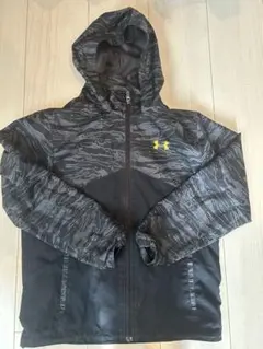 Under Armour 迷彩柄ジャケット　ブラック　140