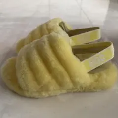 美品】UGG FLUFF YEAH CLOG 19.5cm - メルカリ