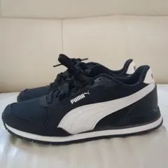 PUMA スニーカー ブラック ホワイトのサムネイル