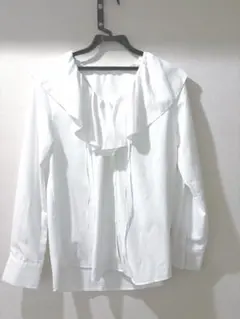 GU フリル付きホワイト長袖ブラウス