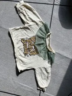 フリル付きアイボリー トレーナー 95㎝