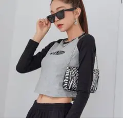 グレー ブラック クロップドTシャツ