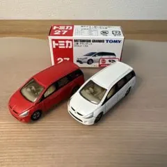 トミカ No.27 三菱 グランディス 2台セットのサムネイル