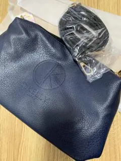 新品　D.KELLY ネイビー ショルダーバッグ　斜めがけ　使いやすい