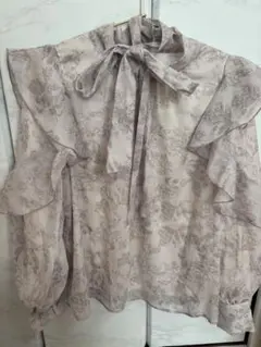 INGNI 袖フリル花柄シアーボウタイブラウス
