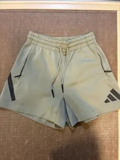 adidas カーキ　ショートパンツ　スウェット(男女兼用)