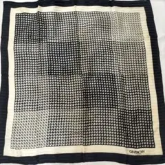GIVENCHY 幾何学模様 シルクスカーフ