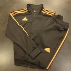 adidas キッズ ジャージ 上下セット ブラック×ゴールド　150cm