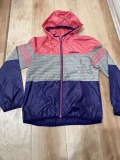 アディダス　ウインドブレーカー