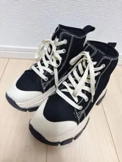 OLIVE des OLIVE ハイカットスニーカー 黒/白 厚底のサムネイル