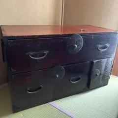 アンティーク和箪笥⭐︎引き出し三杯　扉の中に二杯　打ち出の小槌模様1200円値引き