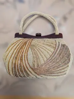 ビーズ刺繍クラッチバッグ