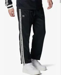 Under Armour ブラックジャージパンツ