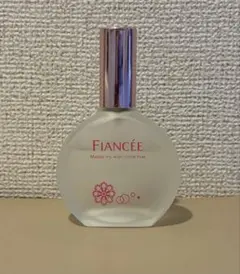 フィアンセ パルファンドトワレ ピュアシャンプーの香りのサムネイル