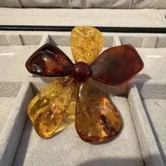琥珀　ブローチ　フラワーモチーフ　ペンダントトップ　大ぶり