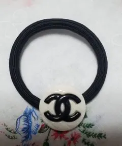 CHANEL 코코마크 헤어 고무 화이트 블랙 참신